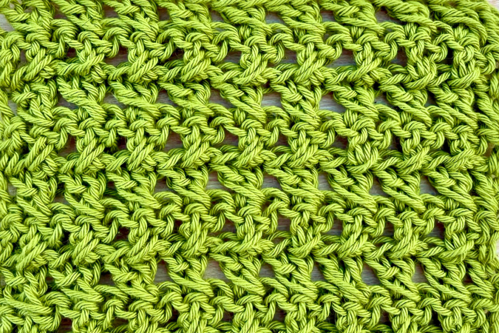 Punto alto cruzado en crochet paso a paso | Tutorial para principiantes punto-alto-cruzado